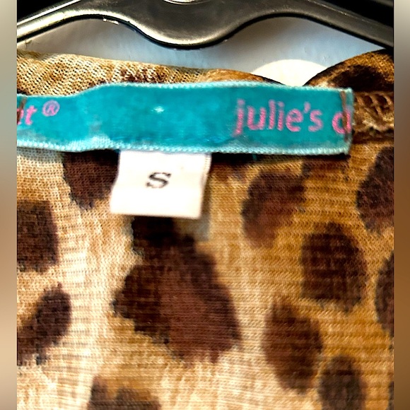 JULIES Leopard Sleeveless Top. Button down, lapel collar   Size S - Picture 2 of 6